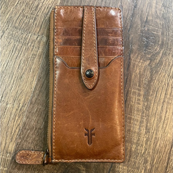Frye Tan Leather Wallet Sleek Design - Picture 3 of 6